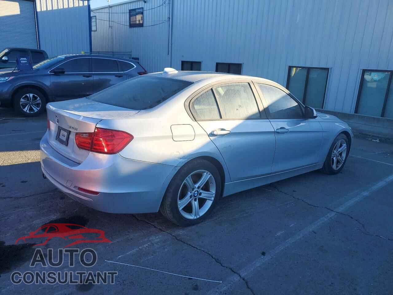 BMW 3 SERIES 2013 - WBA3A5G52DNP22570