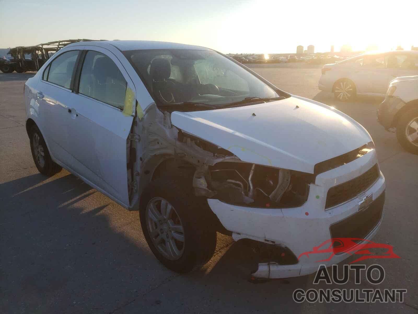 CHEVROLET SONIC 2016 - 1G1JC5SH7G4142935