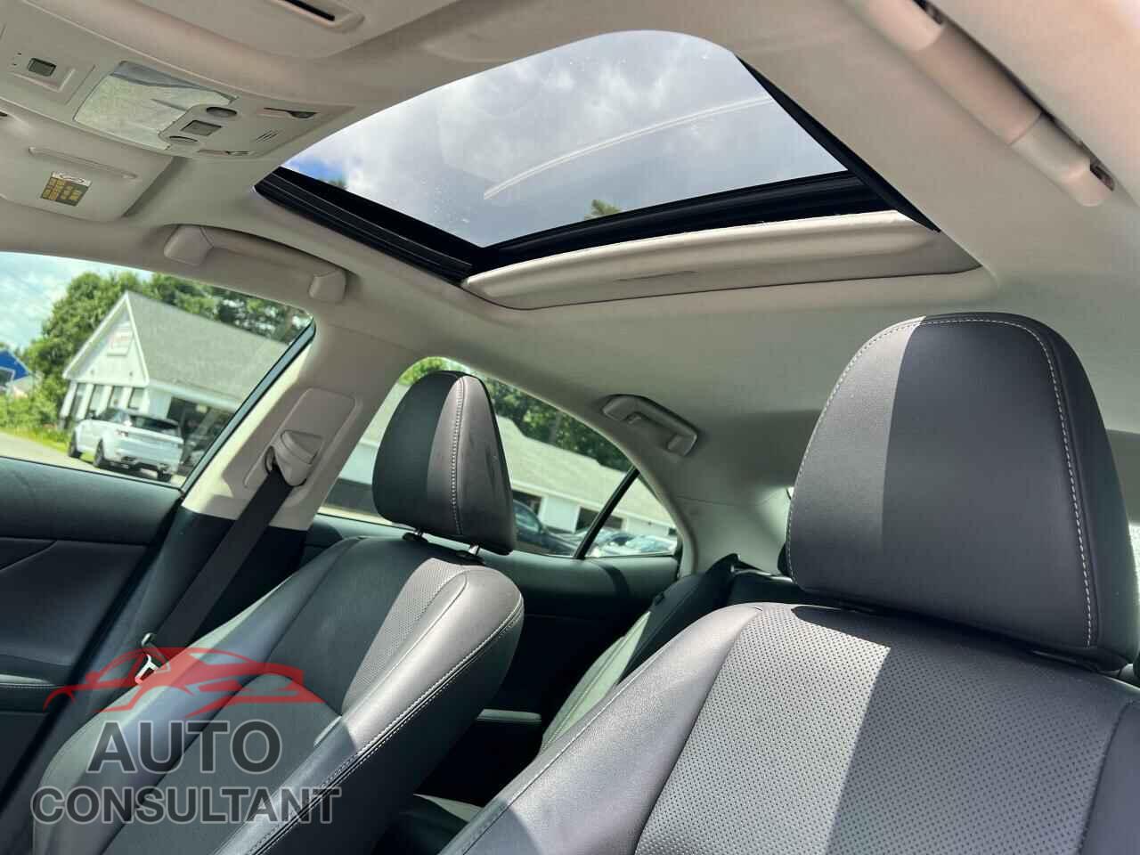 LEXUS IS 2016 - JTHCM1D20G5006041