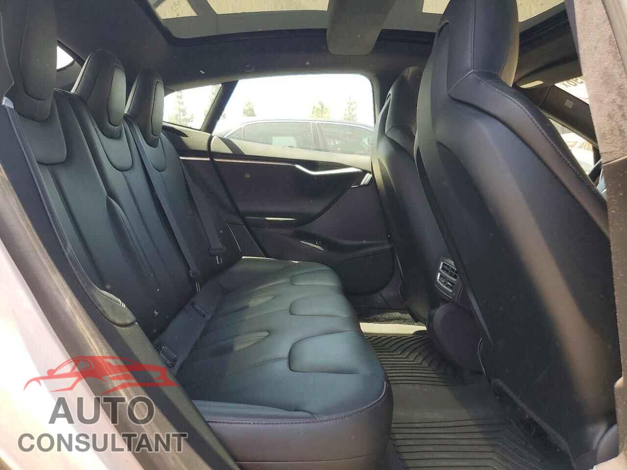 TESLA MODEL S 2015 - 5YJSA1E28FF117373
