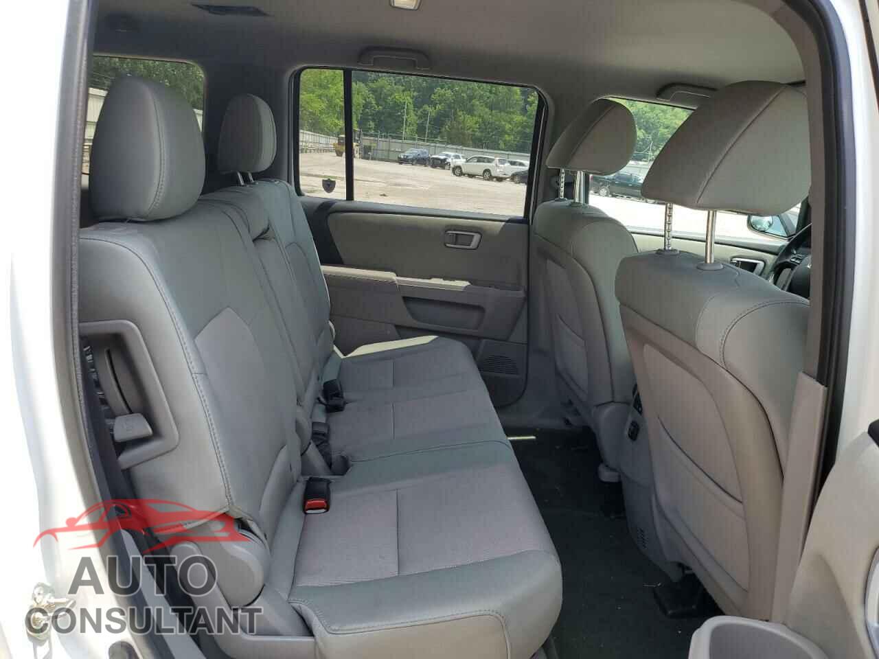 HONDA PILOT 2015 - 5FNYF4H45FB064030
