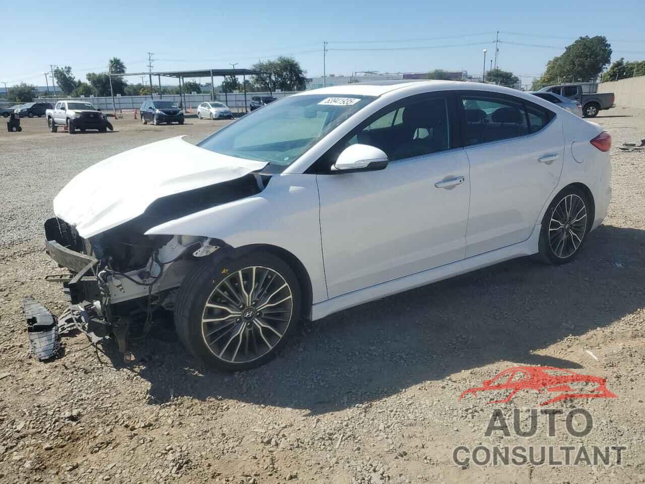 HYUNDAI ELANTRA 2018 - KMHD04LB1JU573548