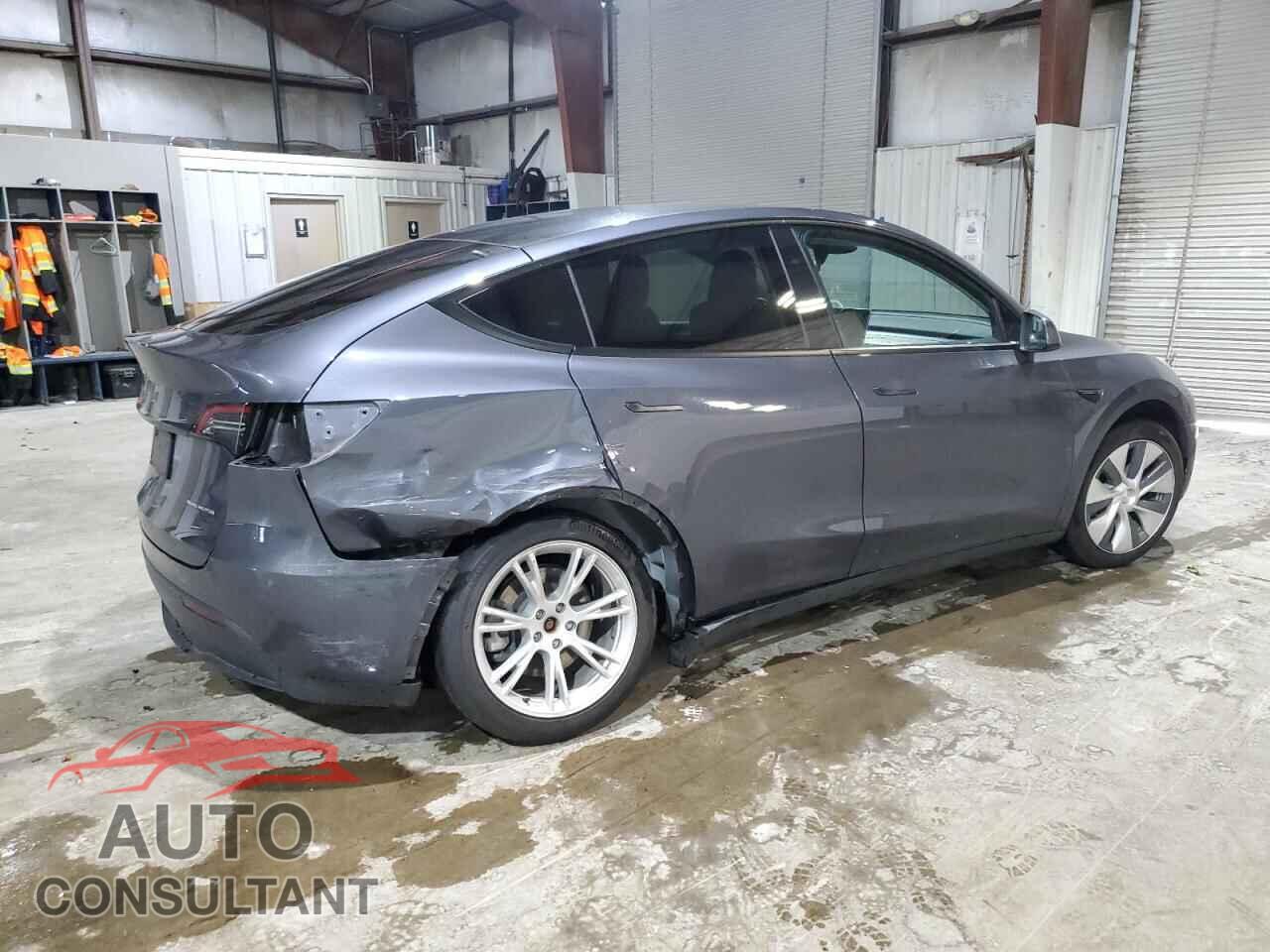TESLA MODEL Y 2023 - 7SAYGAEE2PF928562
