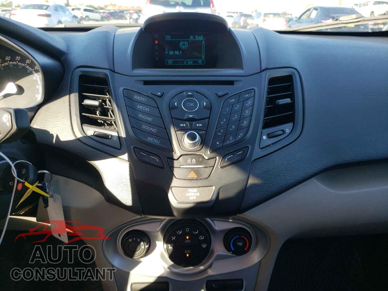 FORD FIESTA 2017 - 3FADP4EJ3HM112957