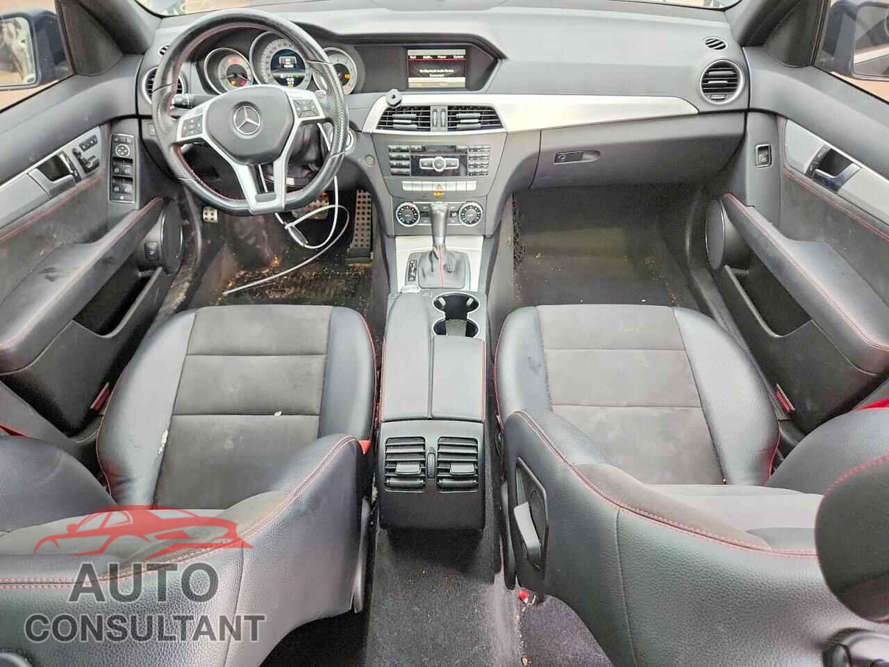 MERCEDES-BENZ C-CLASS 2013 - WDDGF8AB8DG070733