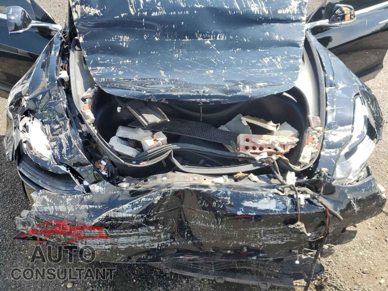 TESLA MODEL 3 2018 - 5YJ3E1EB0JF073211