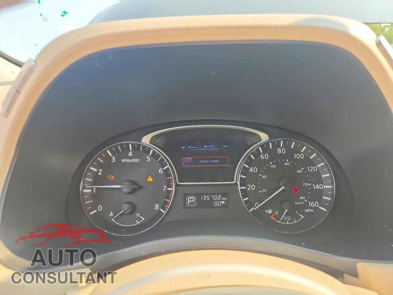 NISSAN PATHFINDER 2013 - 5N1AR2MM1DC645324