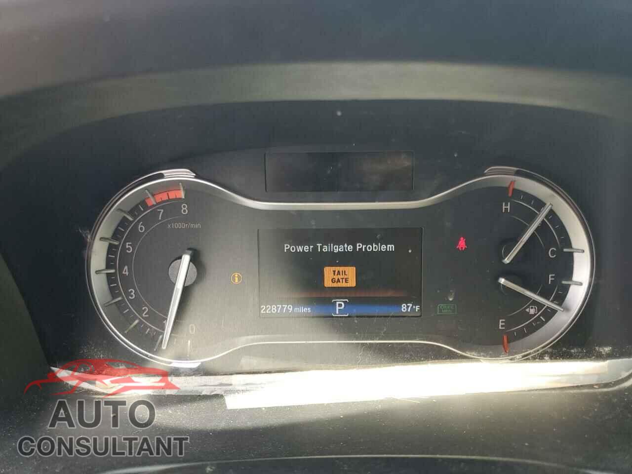 HONDA PILOT 2018 - 5FNYF5H50JB006740