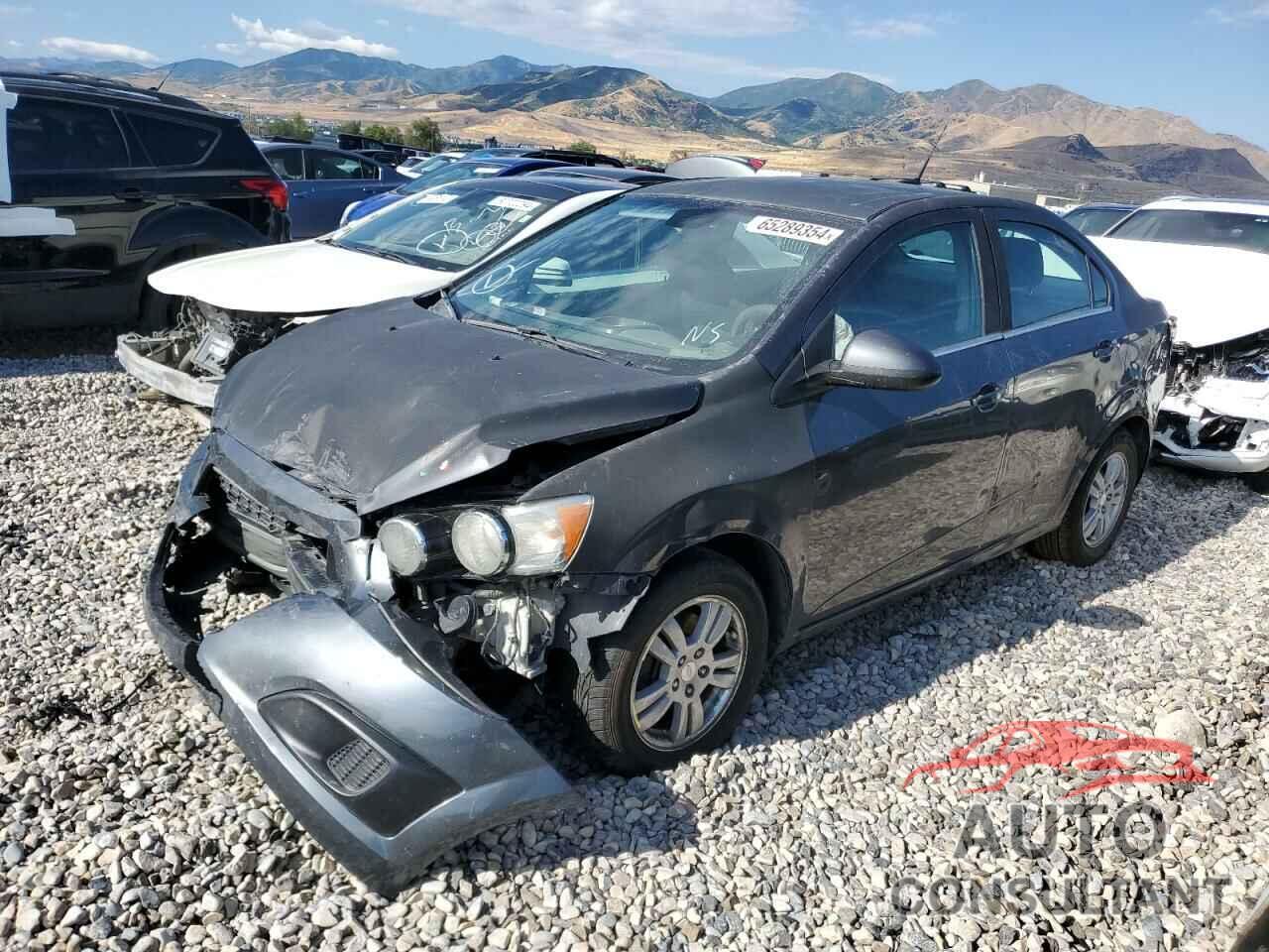 CHEVROLET SONIC 2013 - 1G1JC5SG8D4203423