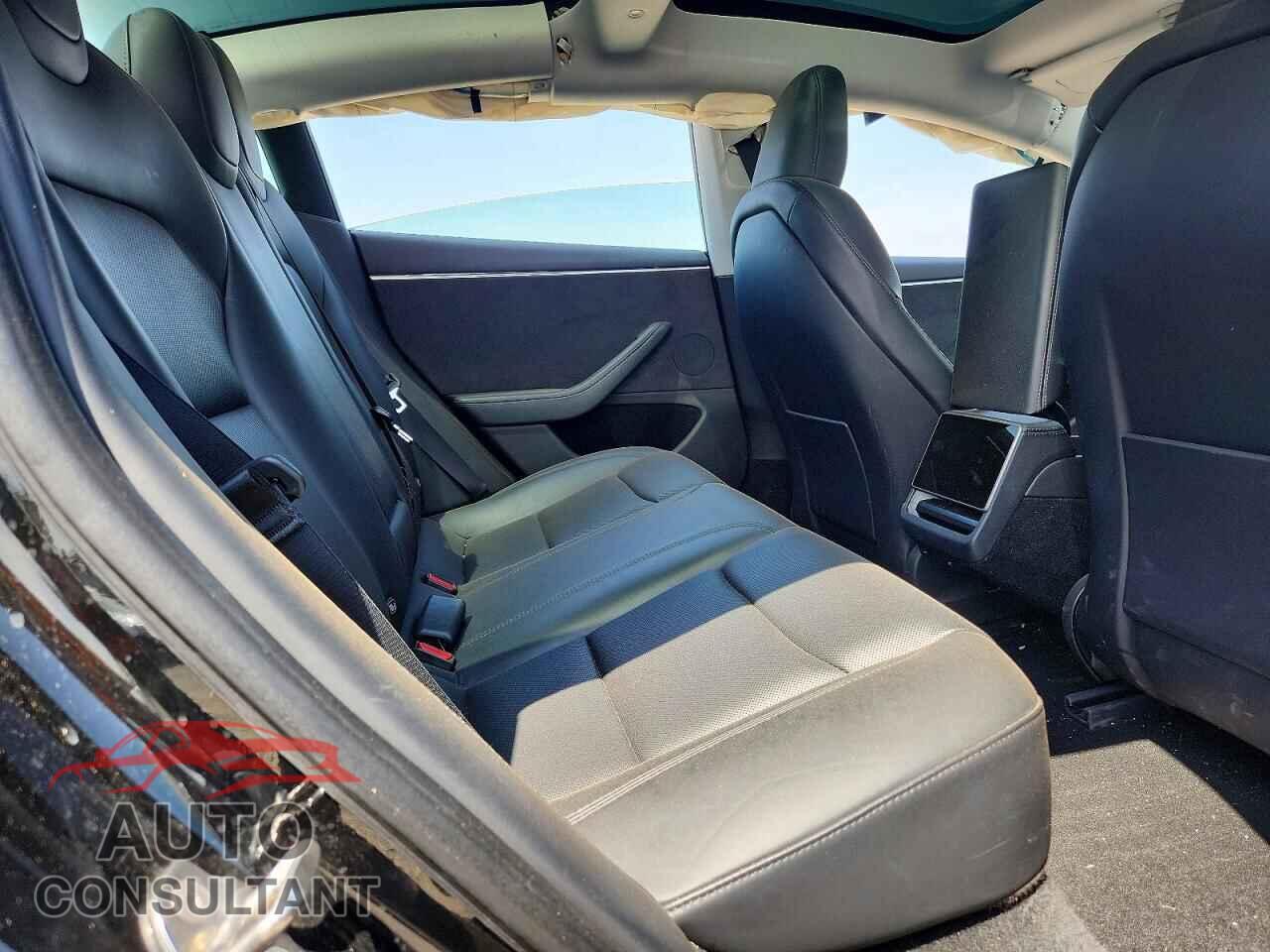 TESLA MODEL 3 2024 - 5YJ3E1EB3RF718784
