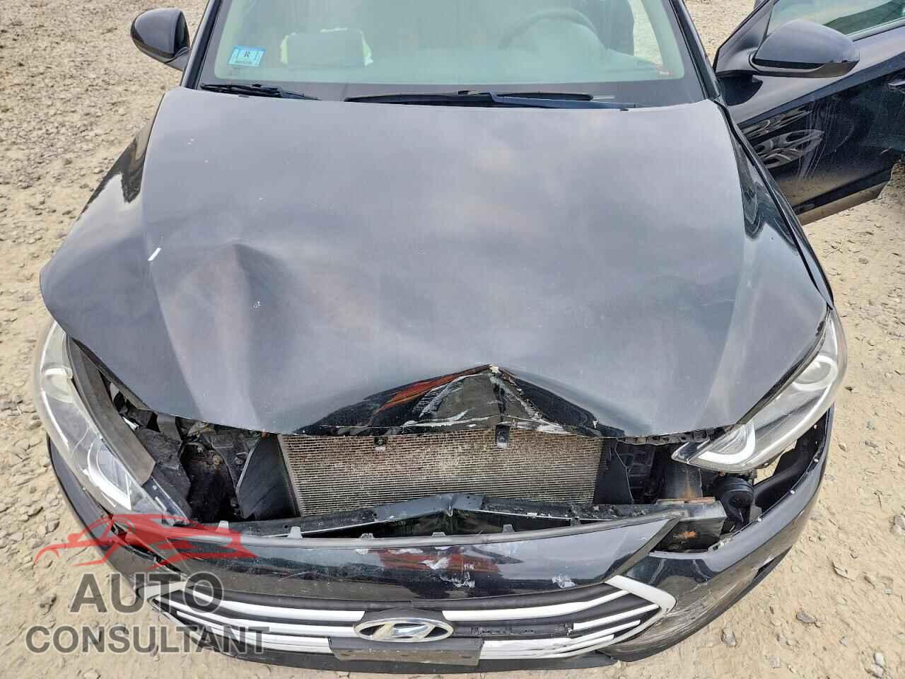 HYUNDAI ELANTRA 2018 - 5NPD74LF3JH279727