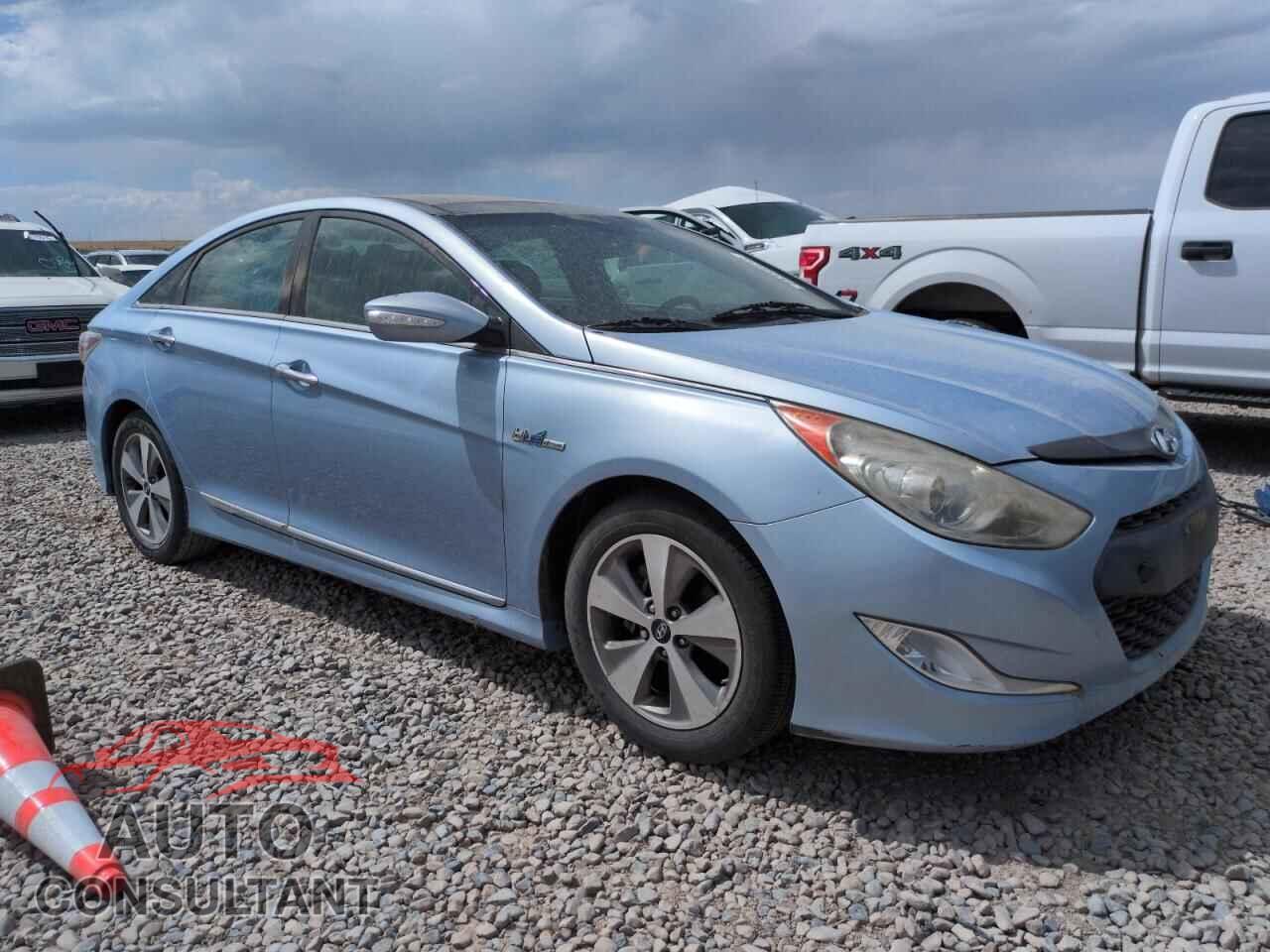 HYUNDAI SONATA 2012 - KMHEC4A41CA040247
