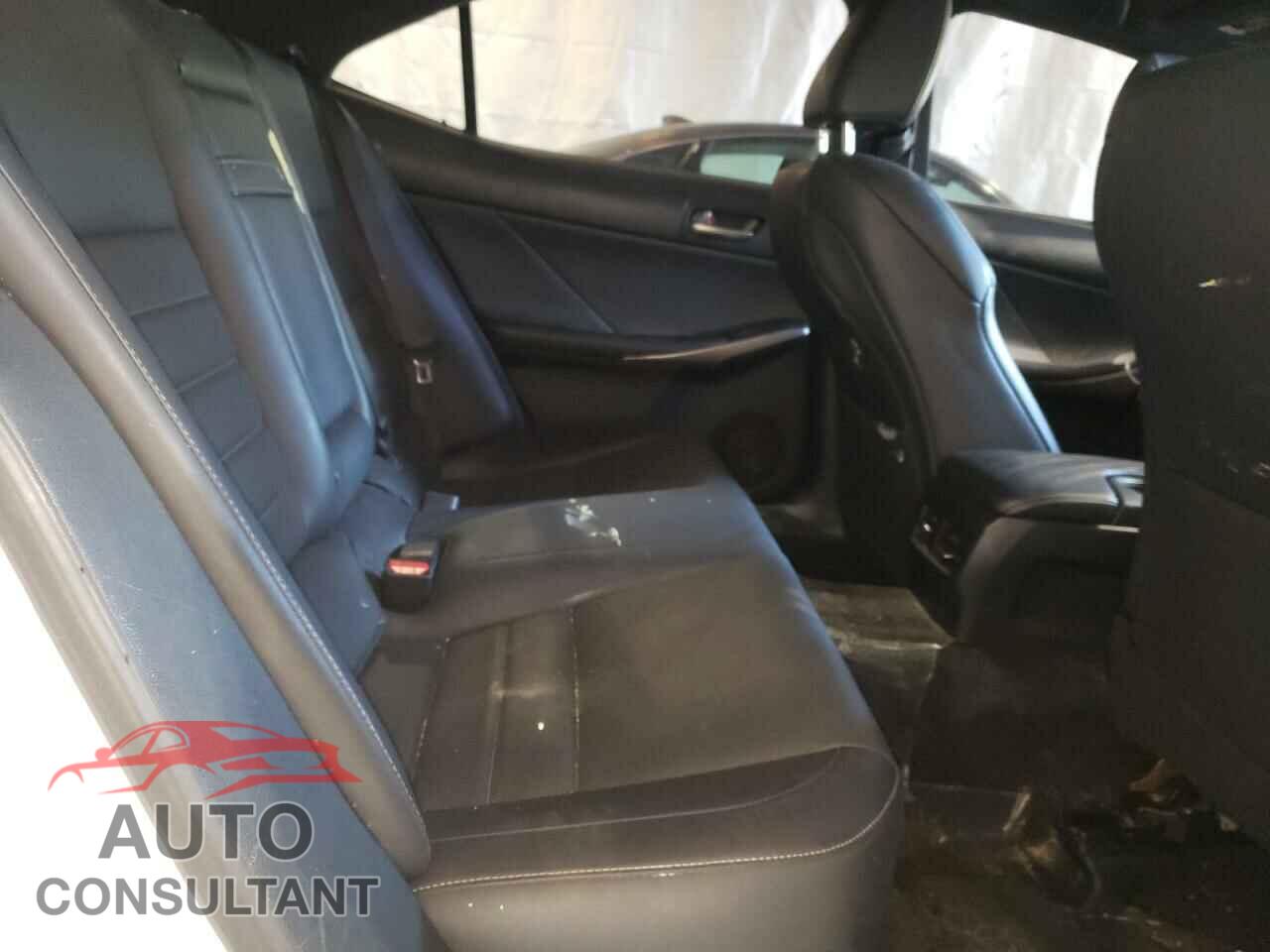 LEXUS IS 2019 - JTHC81D28K5034554