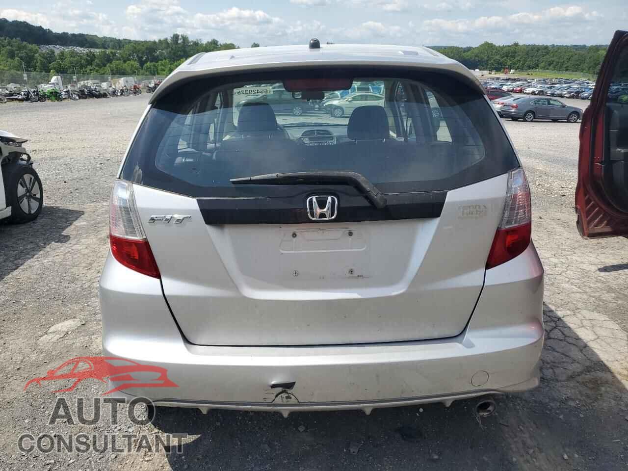 HONDA FIT 2013 - JHMGE8H54DC010936