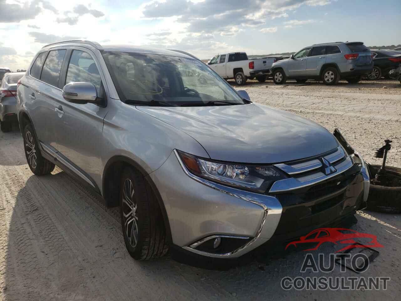 MITSUBISHI OUTLANDER 2018 - JA4AD3A38JZ000399
