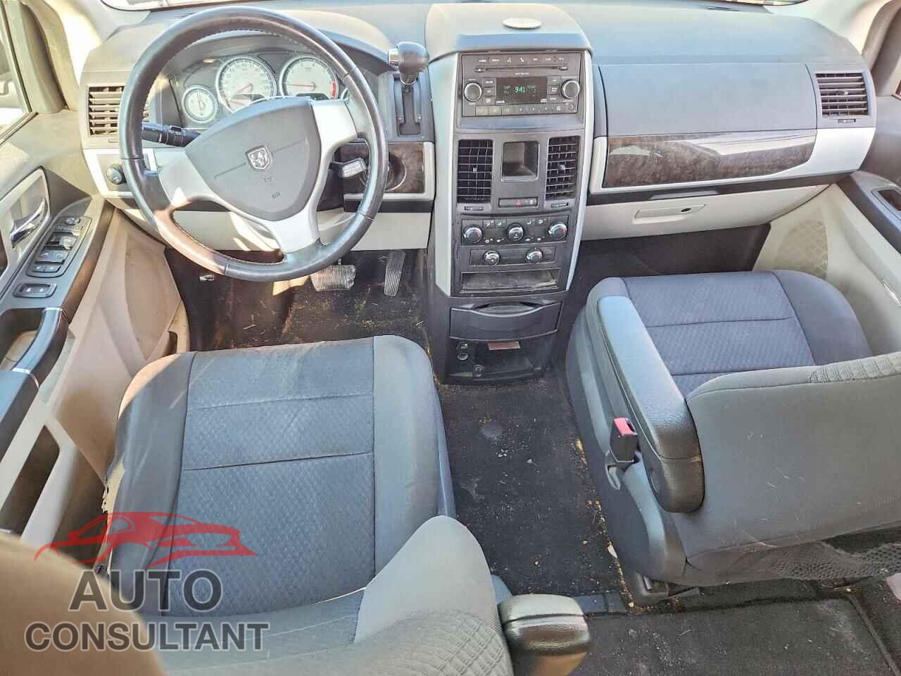 DODGE CARAVAN 2010 - 2D4RN5D12AR215740