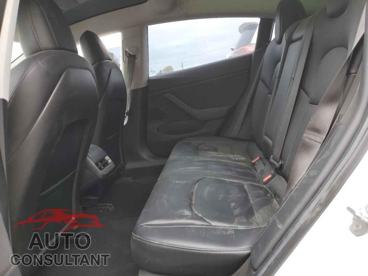 TESLA MODEL 3 2018 - 5YJ3E1EA5JF010645