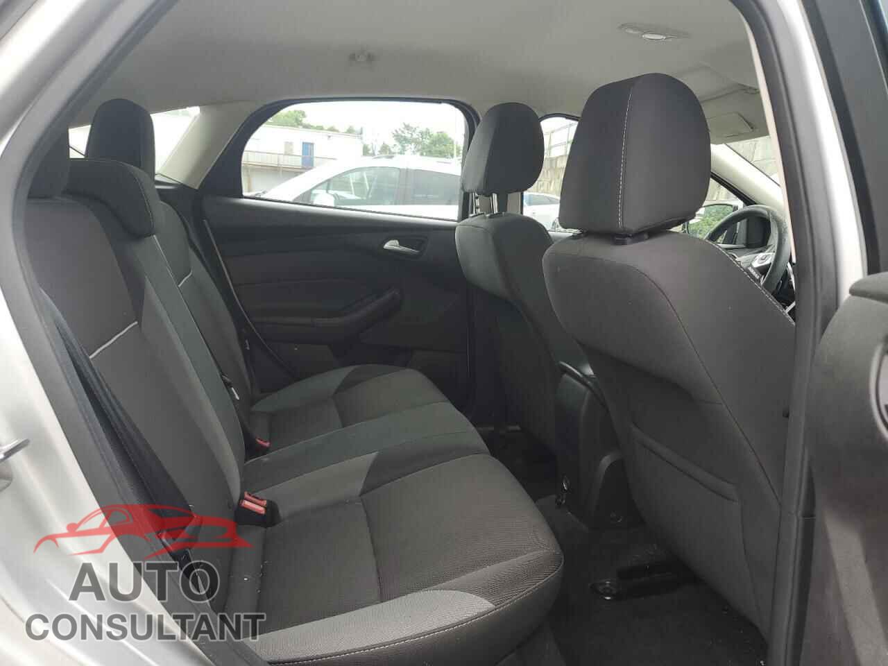 FORD FOCUS 2012 - 1FAHP3K21CL434483