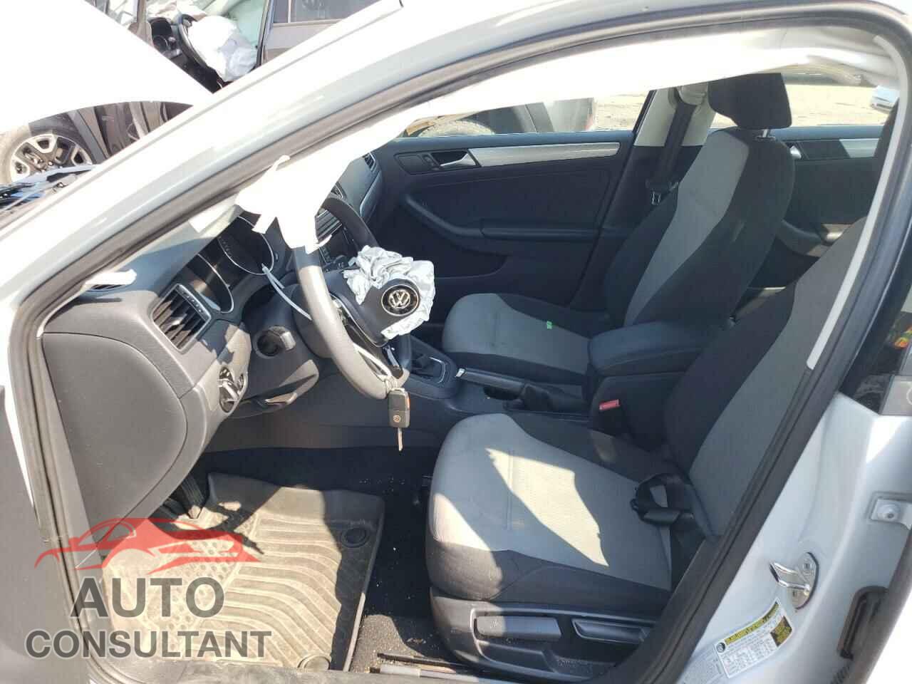 VOLKSWAGEN JETTA 2017 - 3VW2B7AJ9HM259689