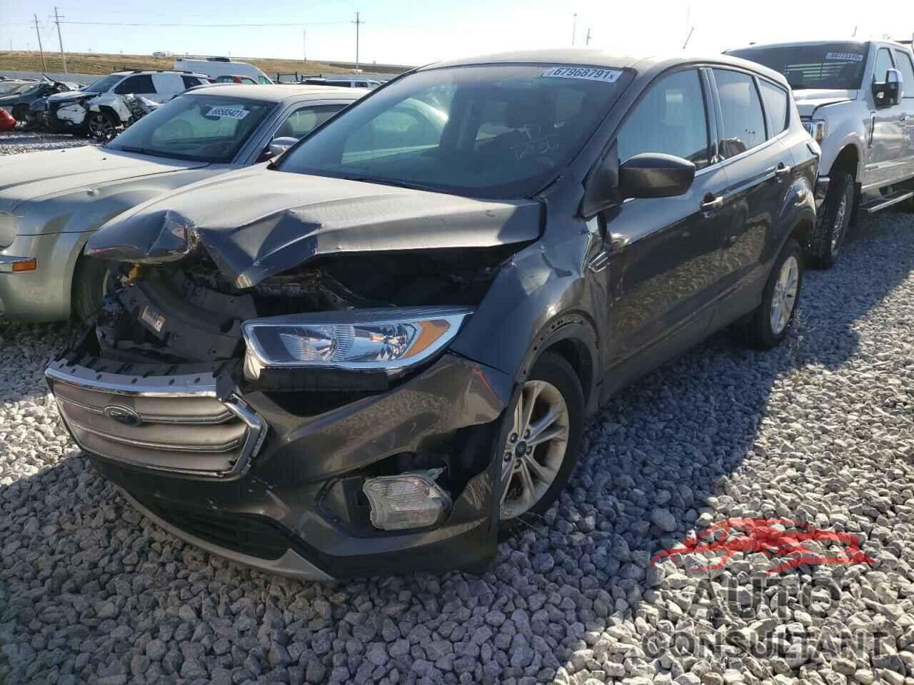 FORD ESCAPE 2017 - 1FMCU0G98HUC96956