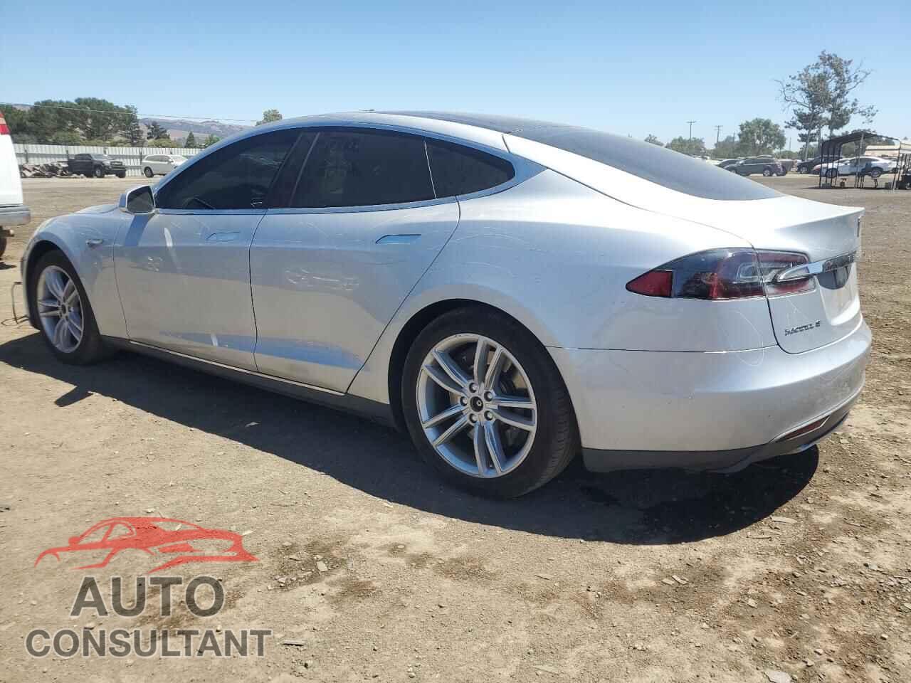 TESLA MODEL S 2013 - 5YJSA1CN6DFP21093