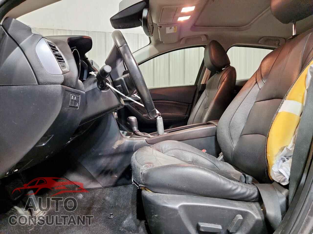MAZDA 3 2018 - 3MZBN1M34JM214053