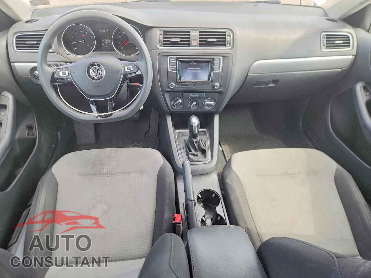 VOLKSWAGEN JETTA 2017 - 3VW2B7AJ5HM227547