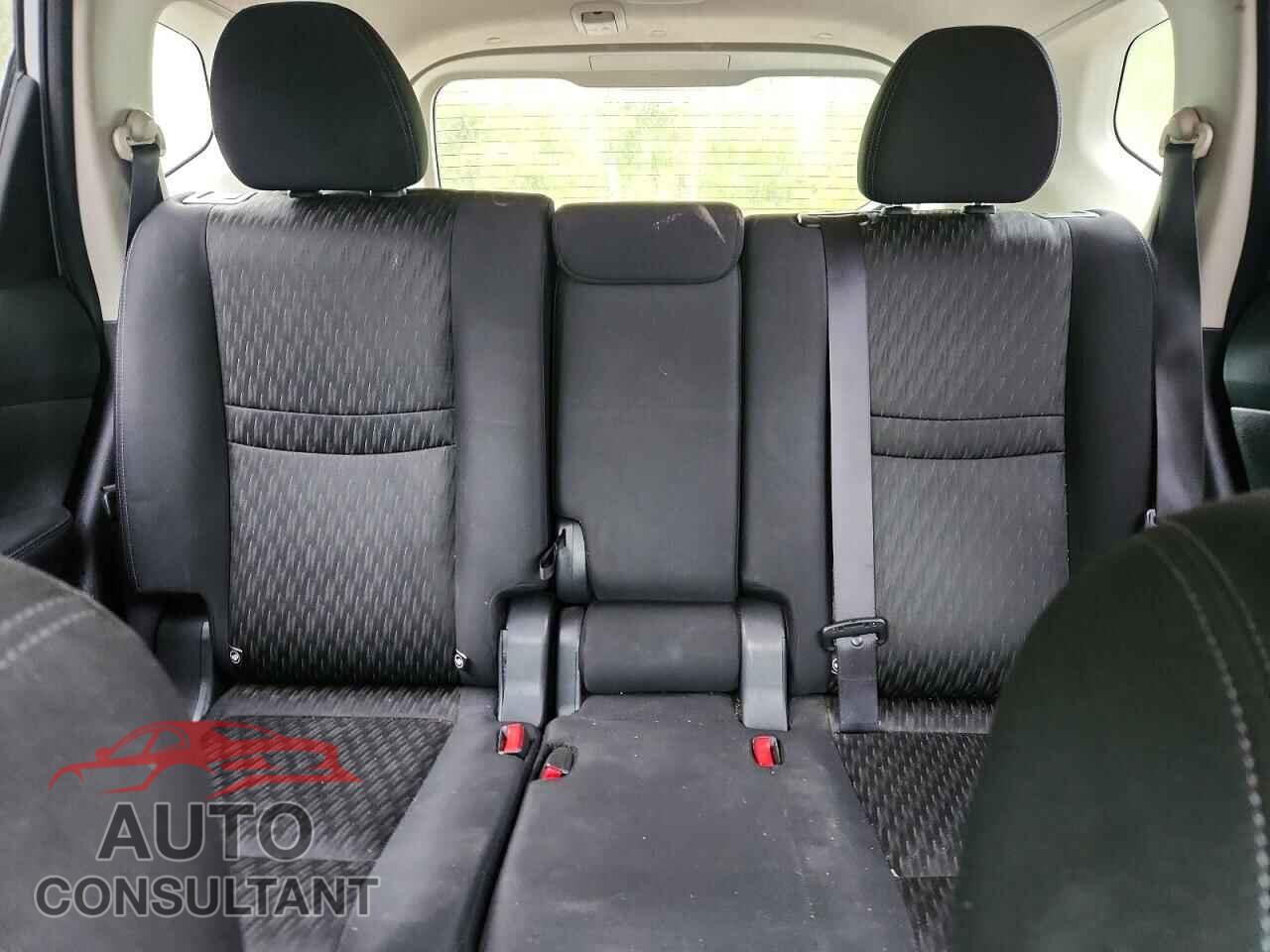 NISSAN ROGUE 2017 - KNMAT2MVXHP596234