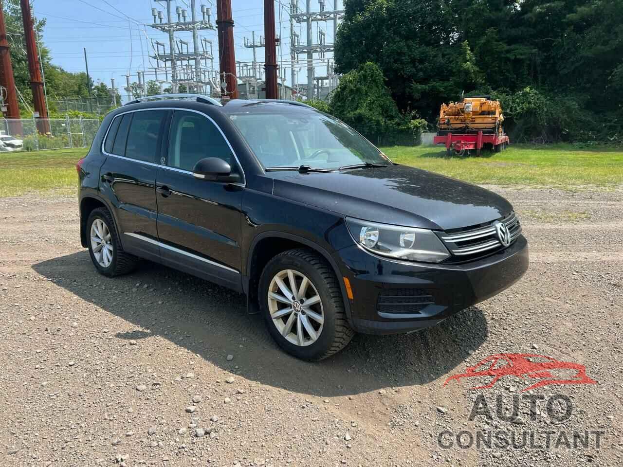 VOLKSWAGEN TIGUAN 2017 - WVGSV7AX9HK019995