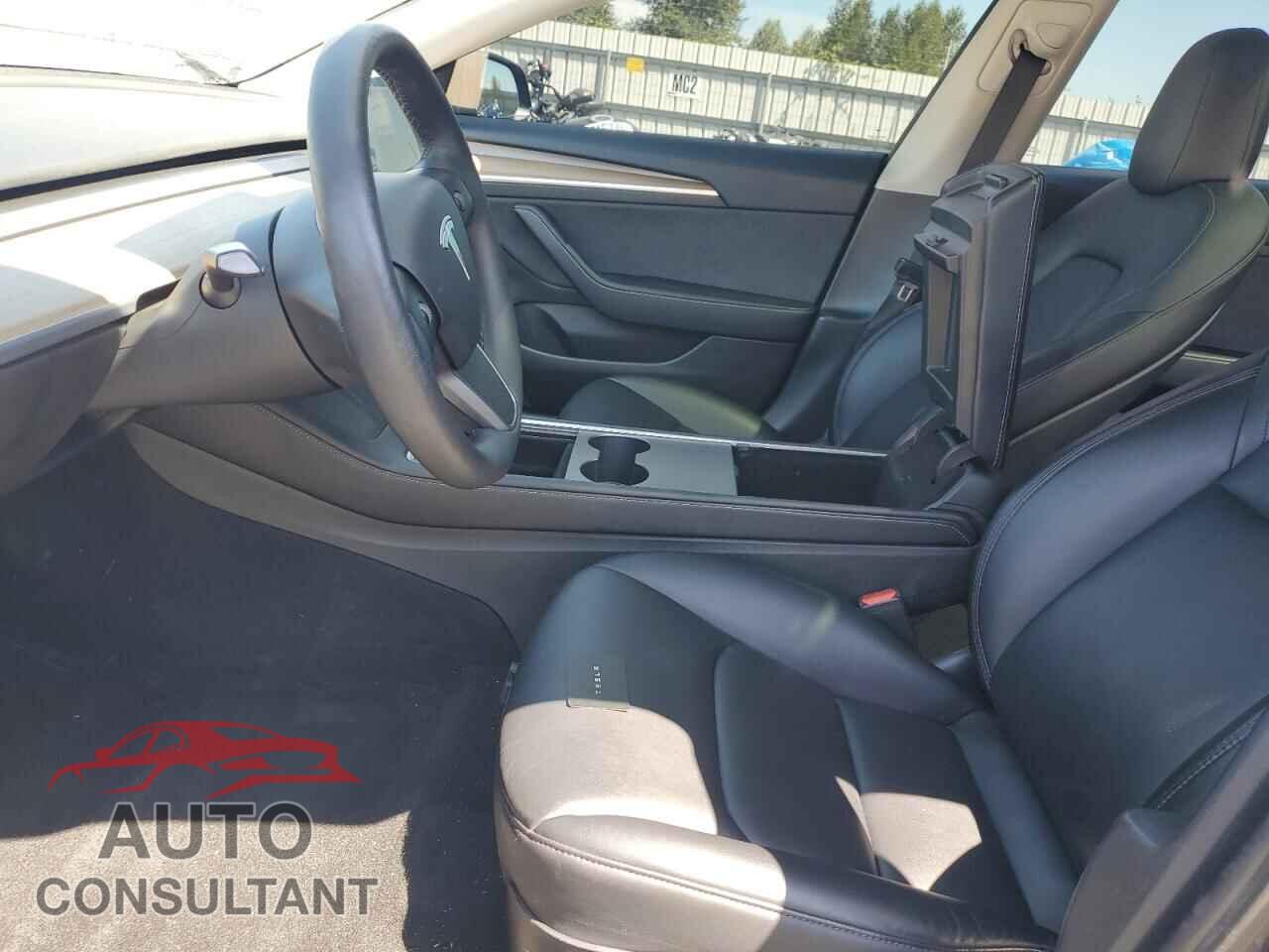 TESLA MODEL 3 2021 - 5YJ3E1EC4MF056151
