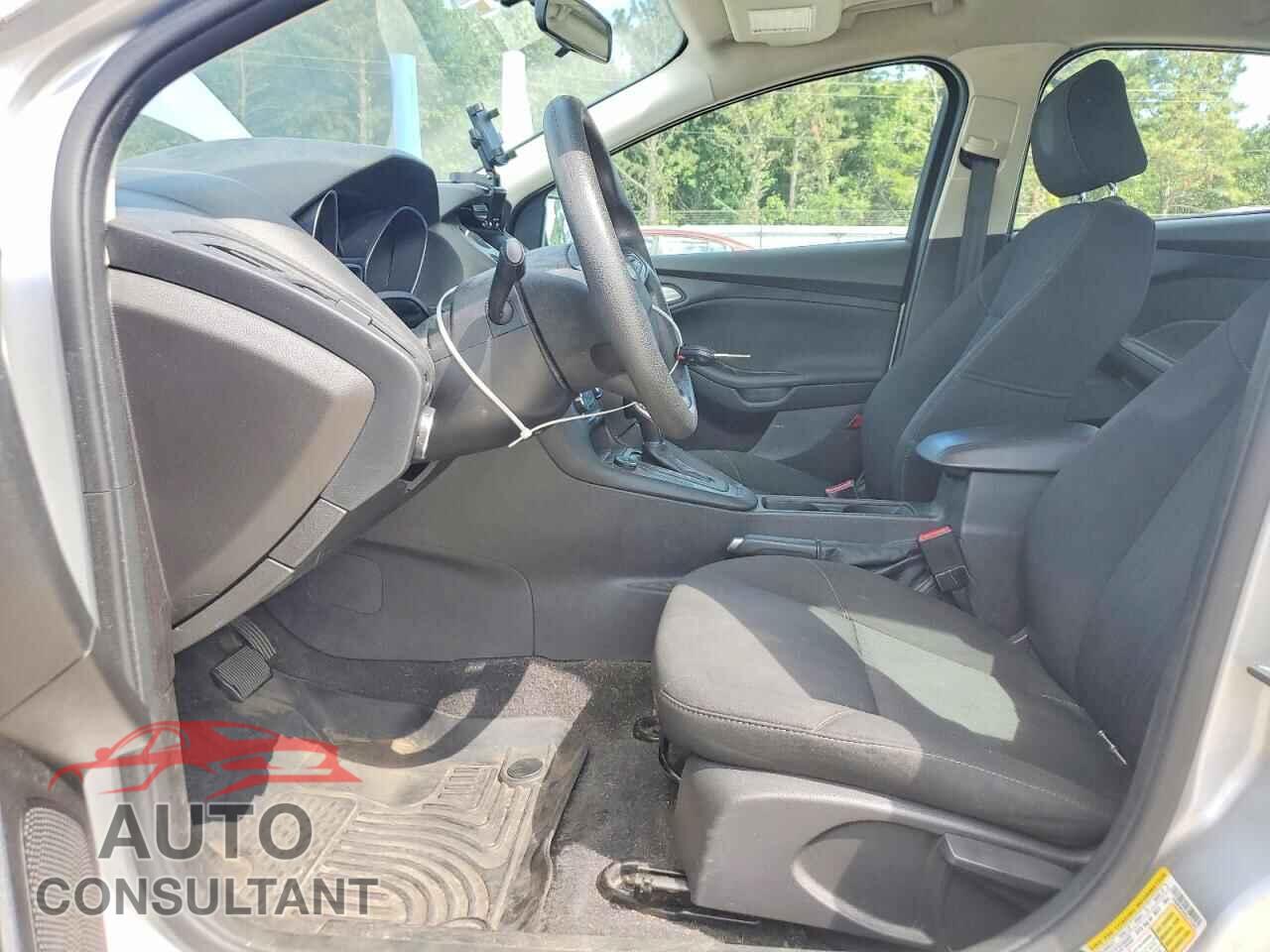 FORD FOCUS 2016 - 1FADP3F24GL272394