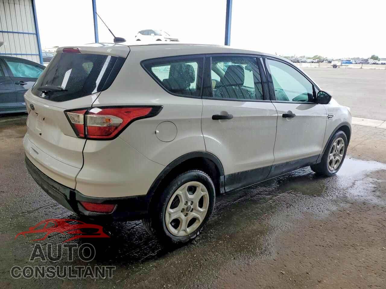 FORD ESCAPE 2017 - 1FMCU0F76HUC48811