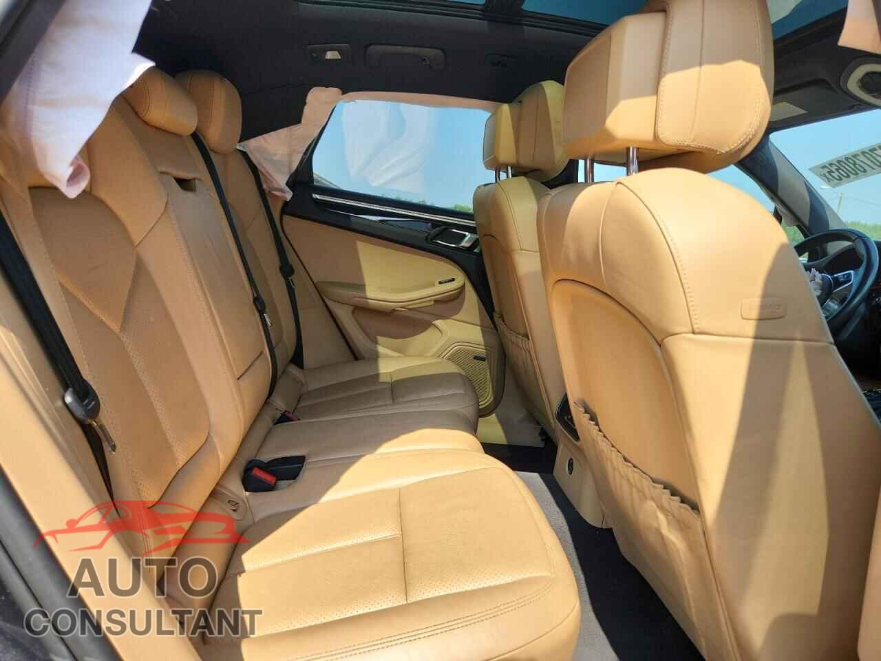 PORSCHE MACAN 2018 - WP1AA2A59JLB07666
