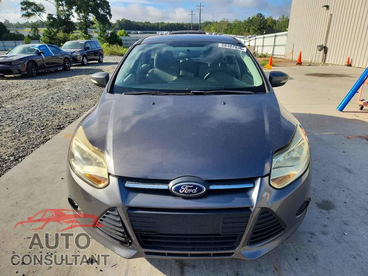 FORD FOCUS 2014 - 1FADP3K2XEL203096