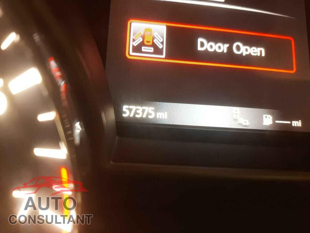NISSAN PATHFINDER 2018 - 5N1DR2MN3JC626470