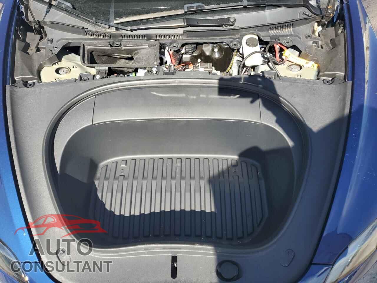 TESLA MODEL 3 2024 - 5YJ3E1EB2RF734555