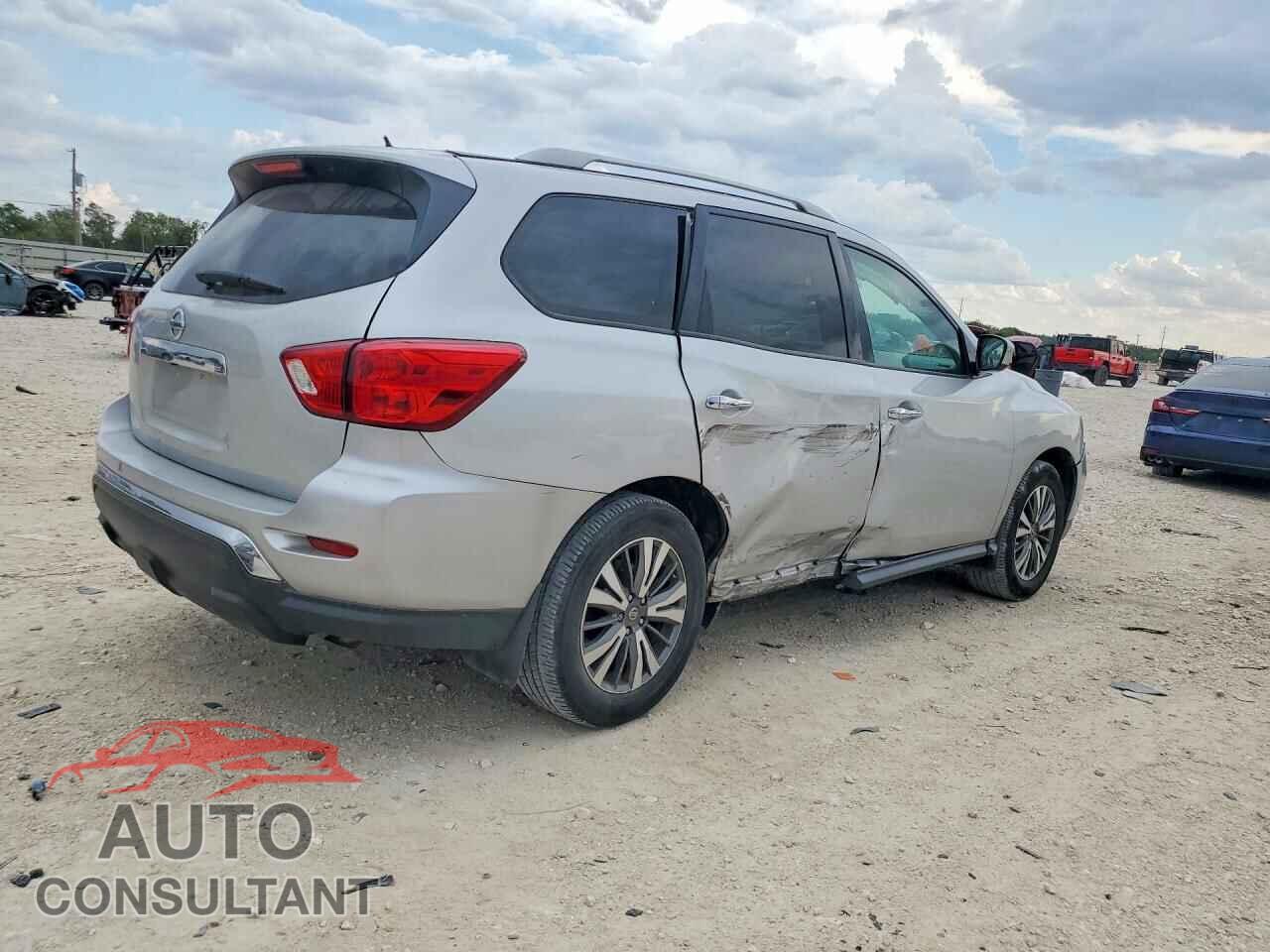NISSAN PATHFINDER 2017 - 5N1DR2MN8HC632033