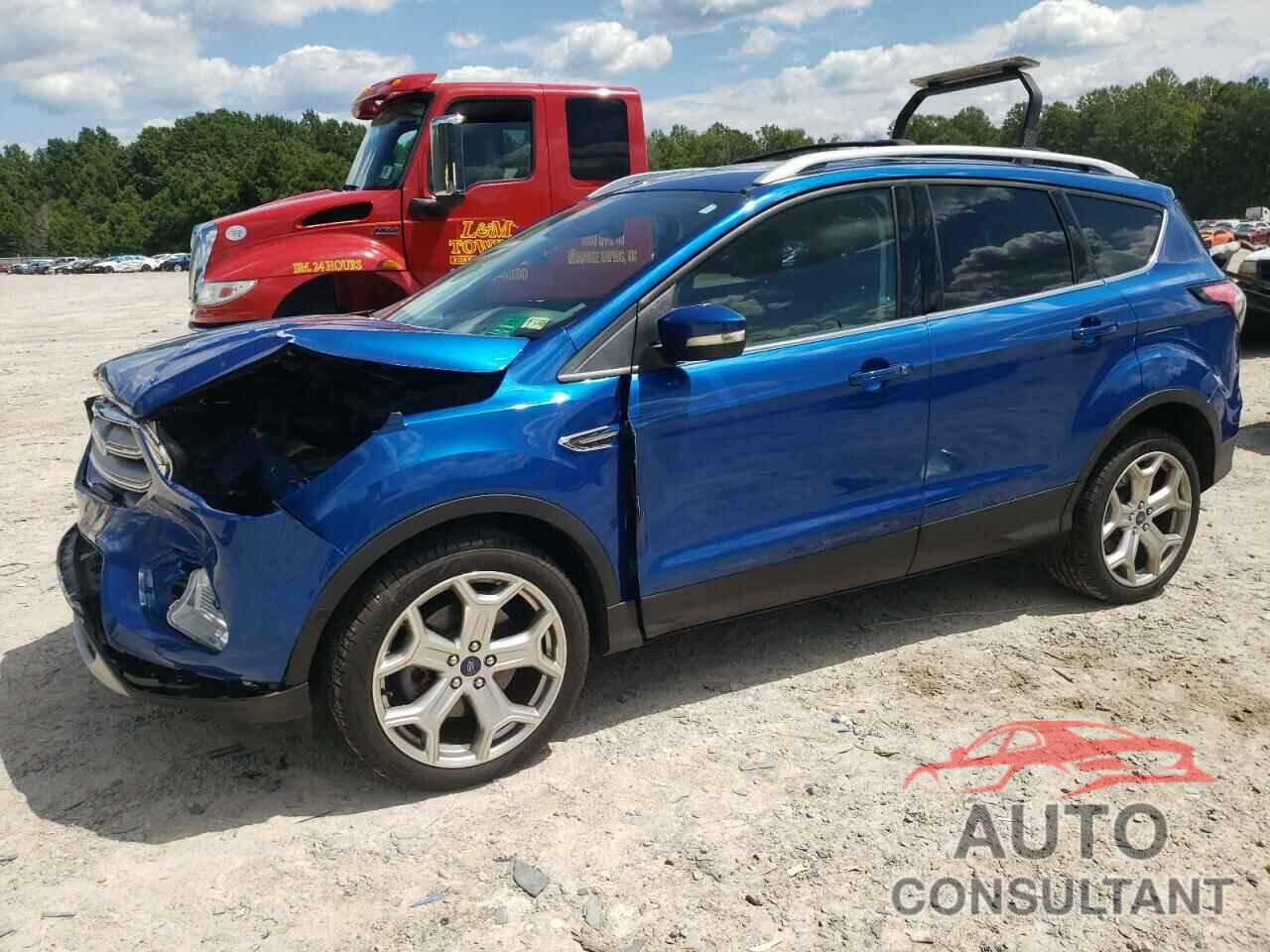 FORD ESCAPE 2017 - 1FMCU9J96HUF01896