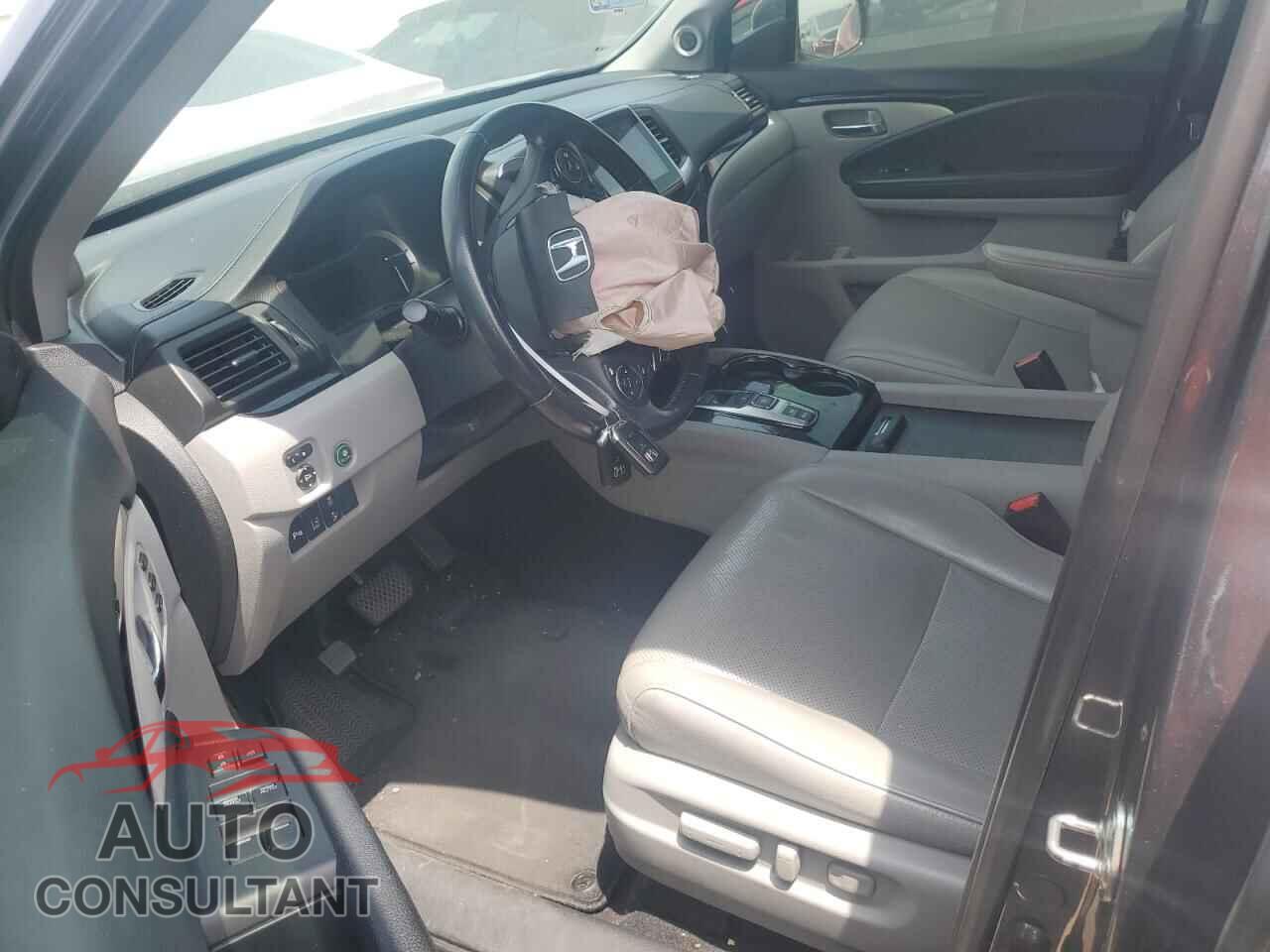 HONDA PILOT 2017 - 5FNYF6H07HB098241