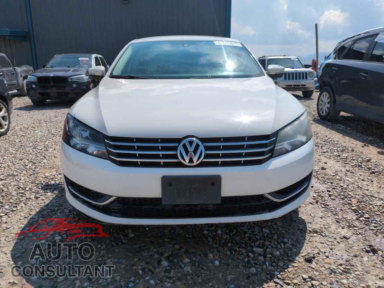 VOLKSWAGEN PASSAT 2014 - 1VWAP7A36EC010813
