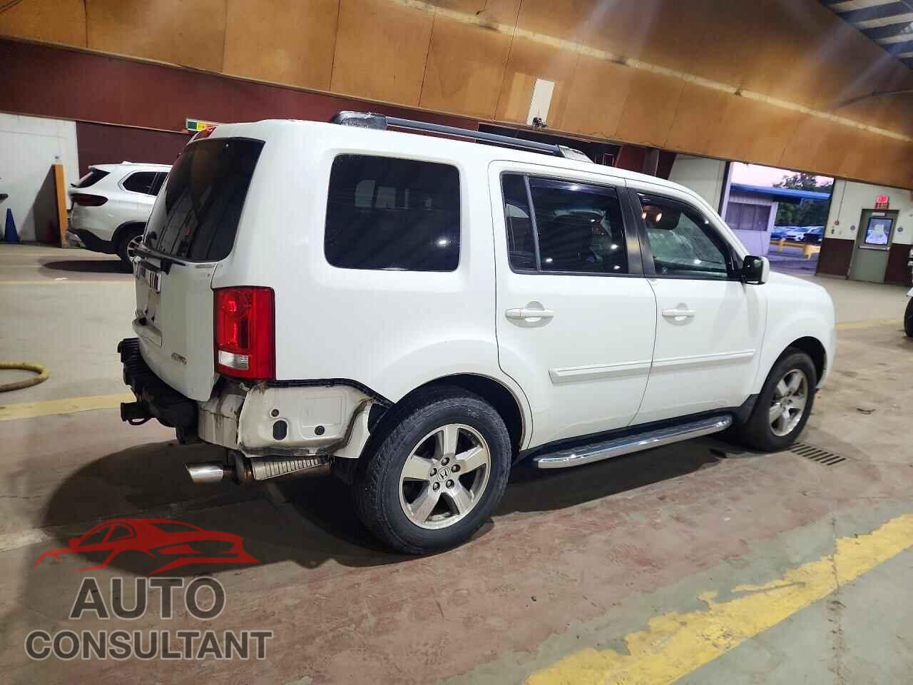 HONDA PILOT 2011 - 5FNYF4H52BB001373