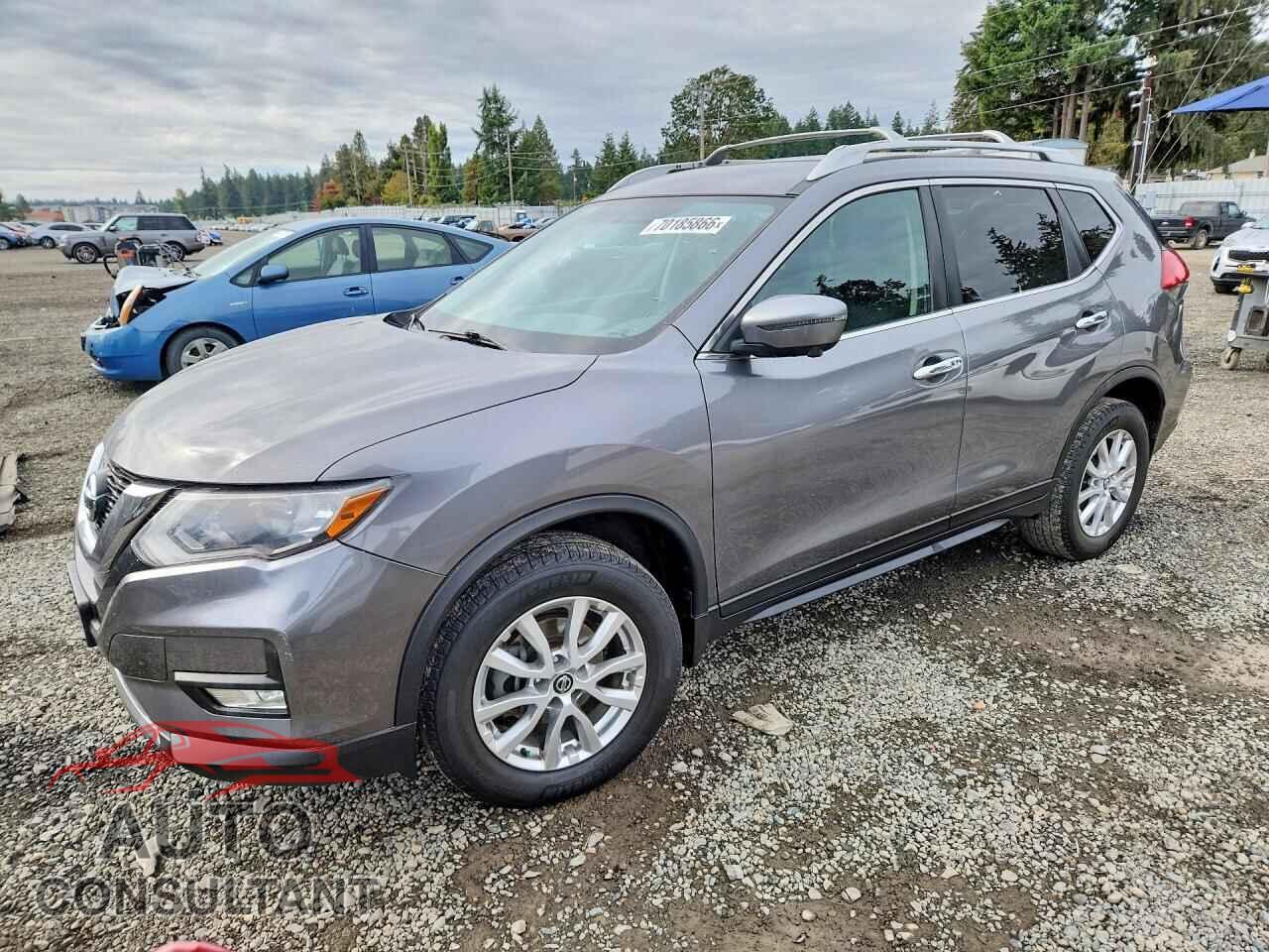 NISSAN ROGUE 2017 - KNMAT2MV1HP540117