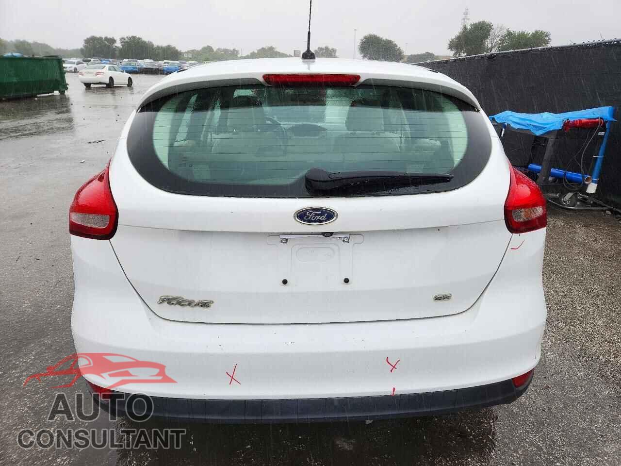FORD FOCUS 2017 - 1FADP3K27HL208244