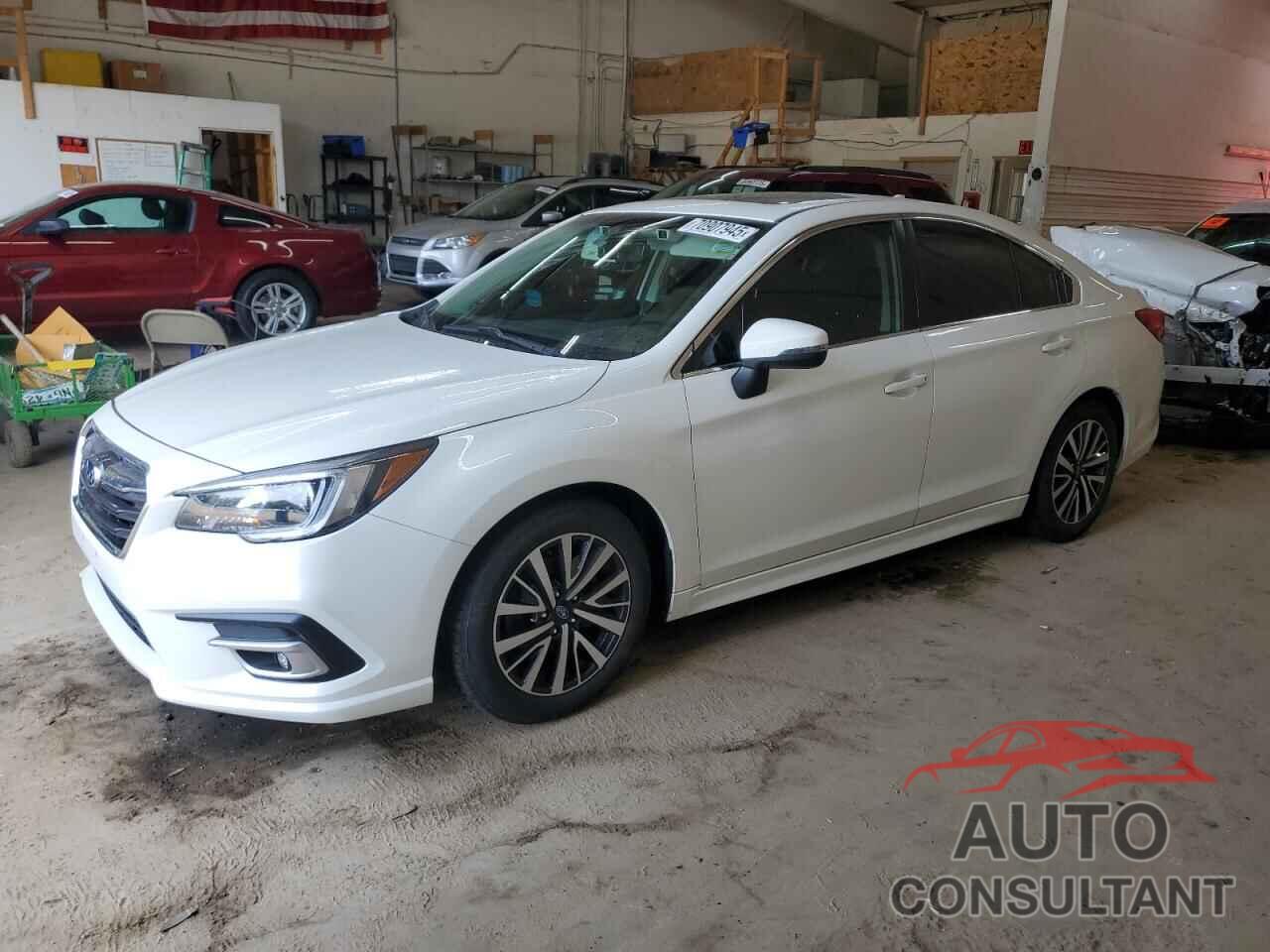 SUBARU LEGACY 2019 - 4S3BNAH66K3028542