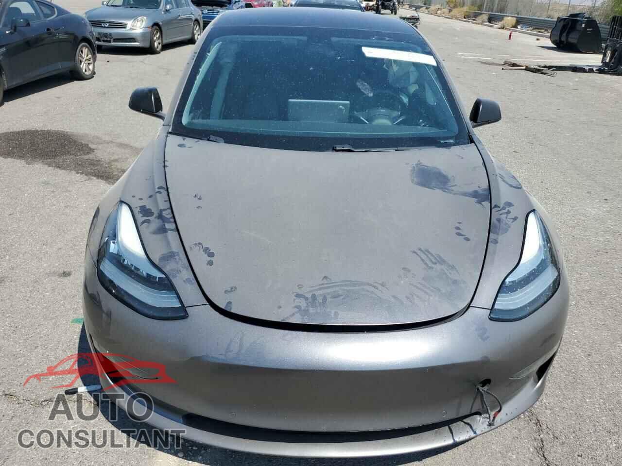 TESLA MODEL 3 2018 - 5YJ3E1EA1JF045375