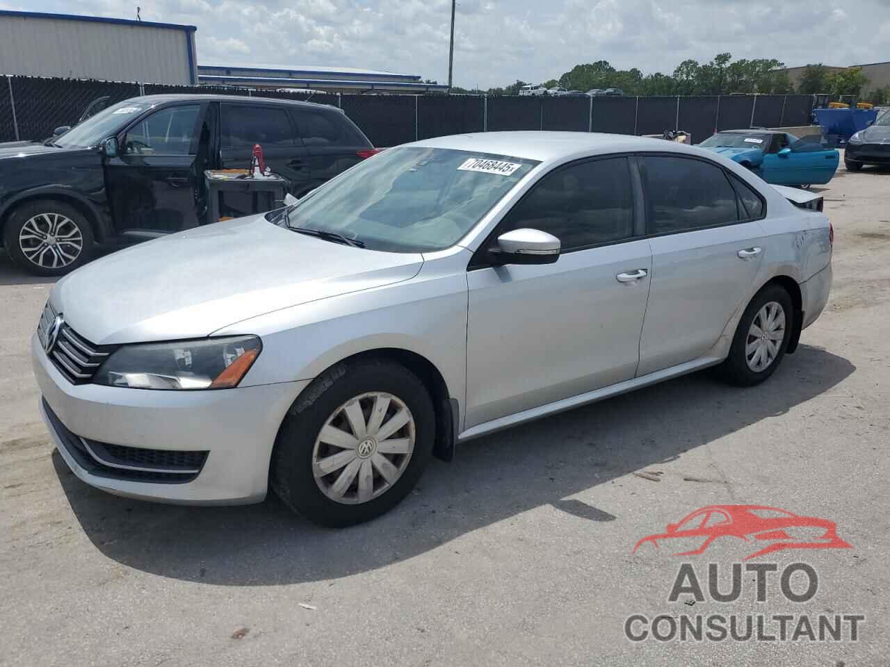 VOLKSWAGEN PASSAT 2013 - 1VWAH7A35DC147799