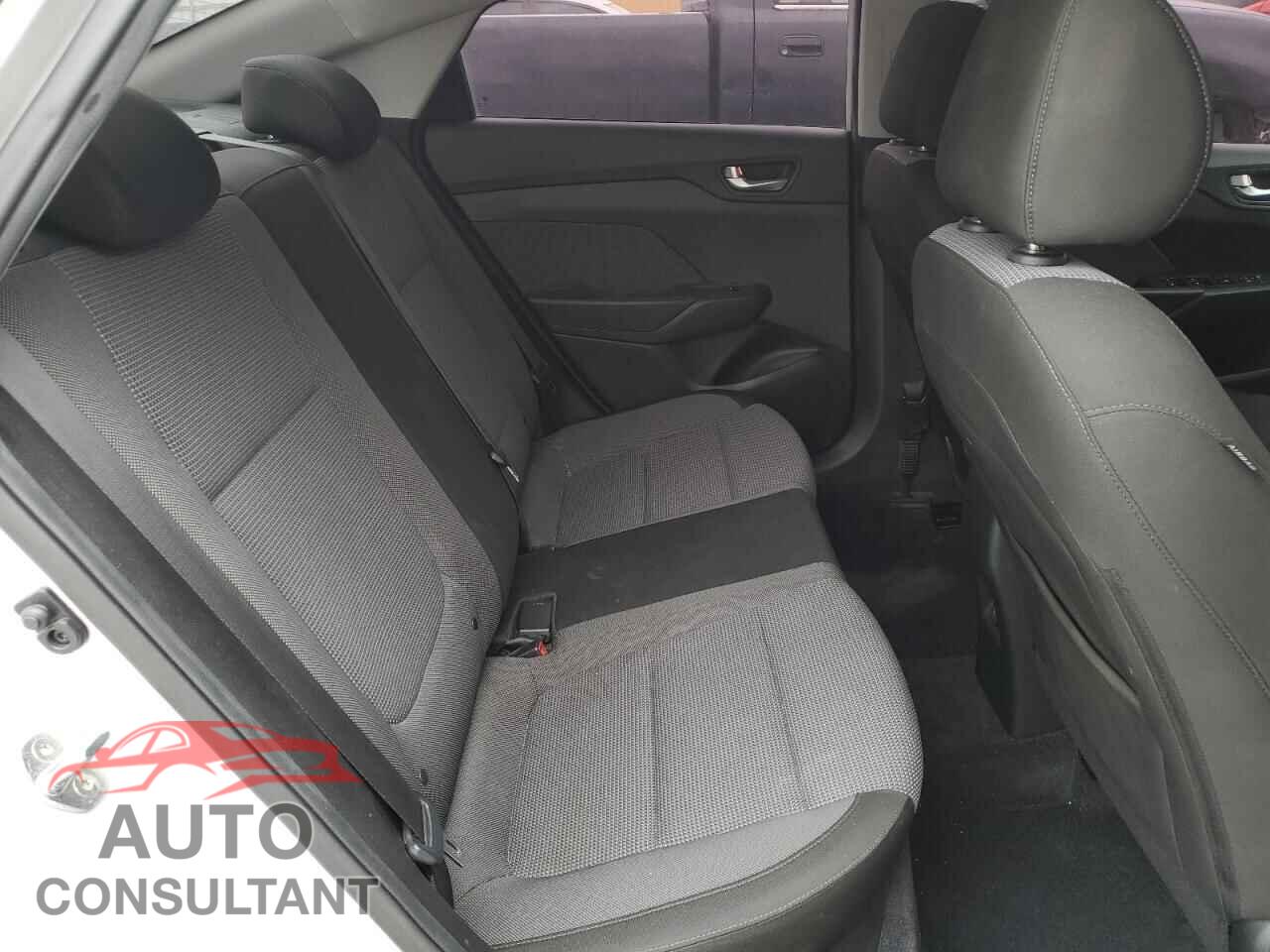 HYUNDAI ACCENT 2018 - 3KPC34A30JE032170