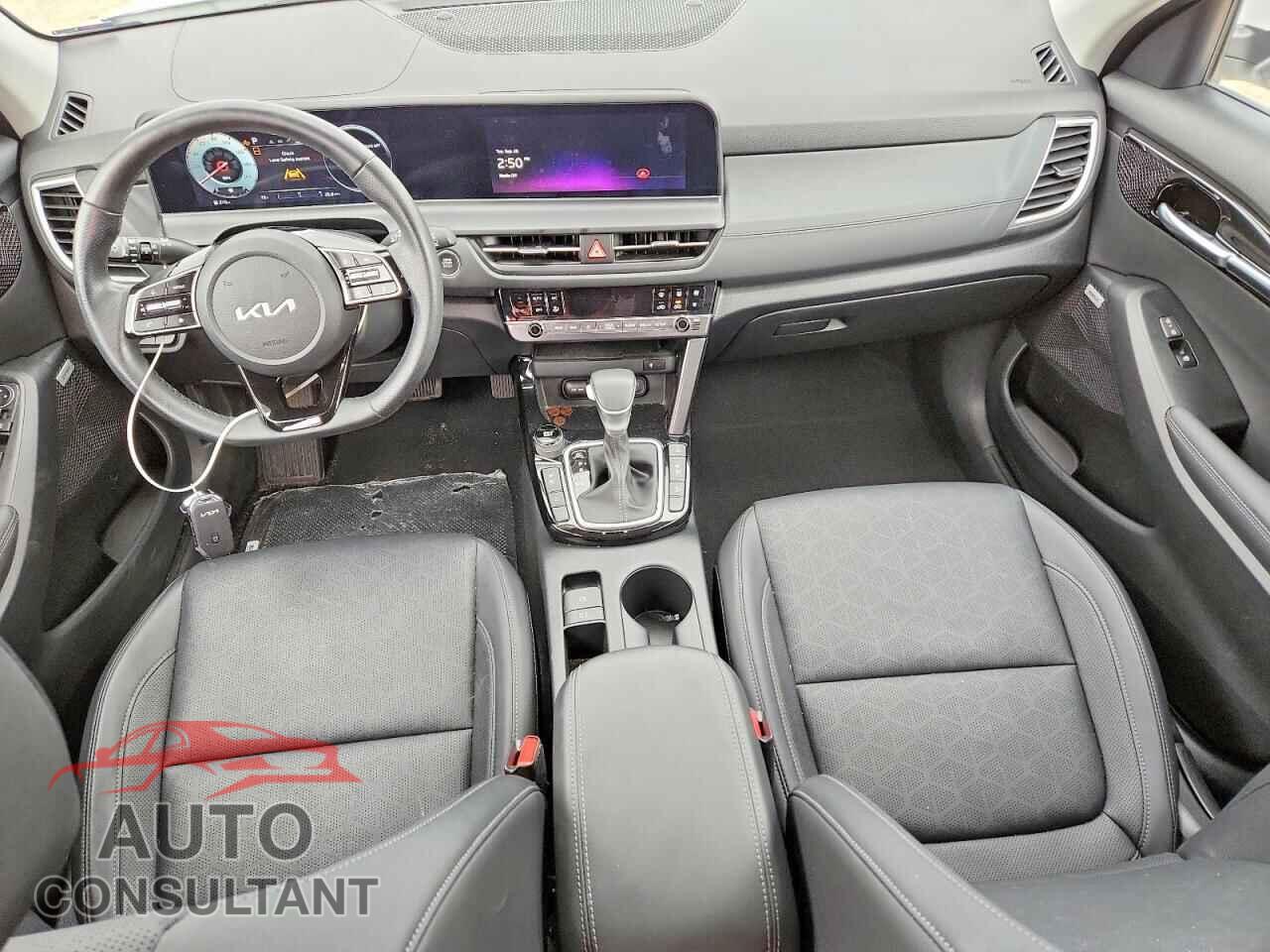 KIA SELTOS 2024 - KNDETCA70R7585757