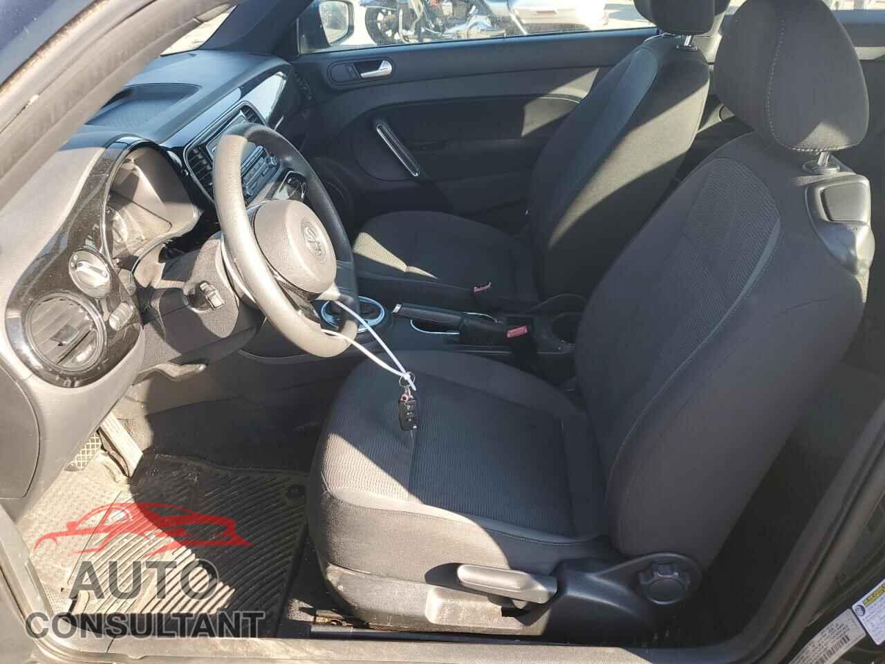 VOLKSWAGEN BEETLE 2012 - 3VWFP7AT0CM615587