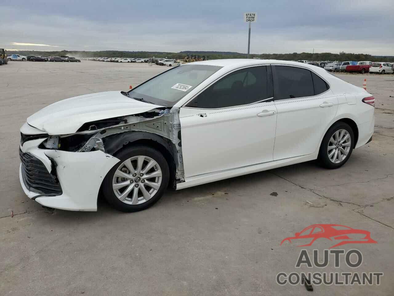 TOYOTA CAMRY 2018 - 4T1B11HK9JU604962